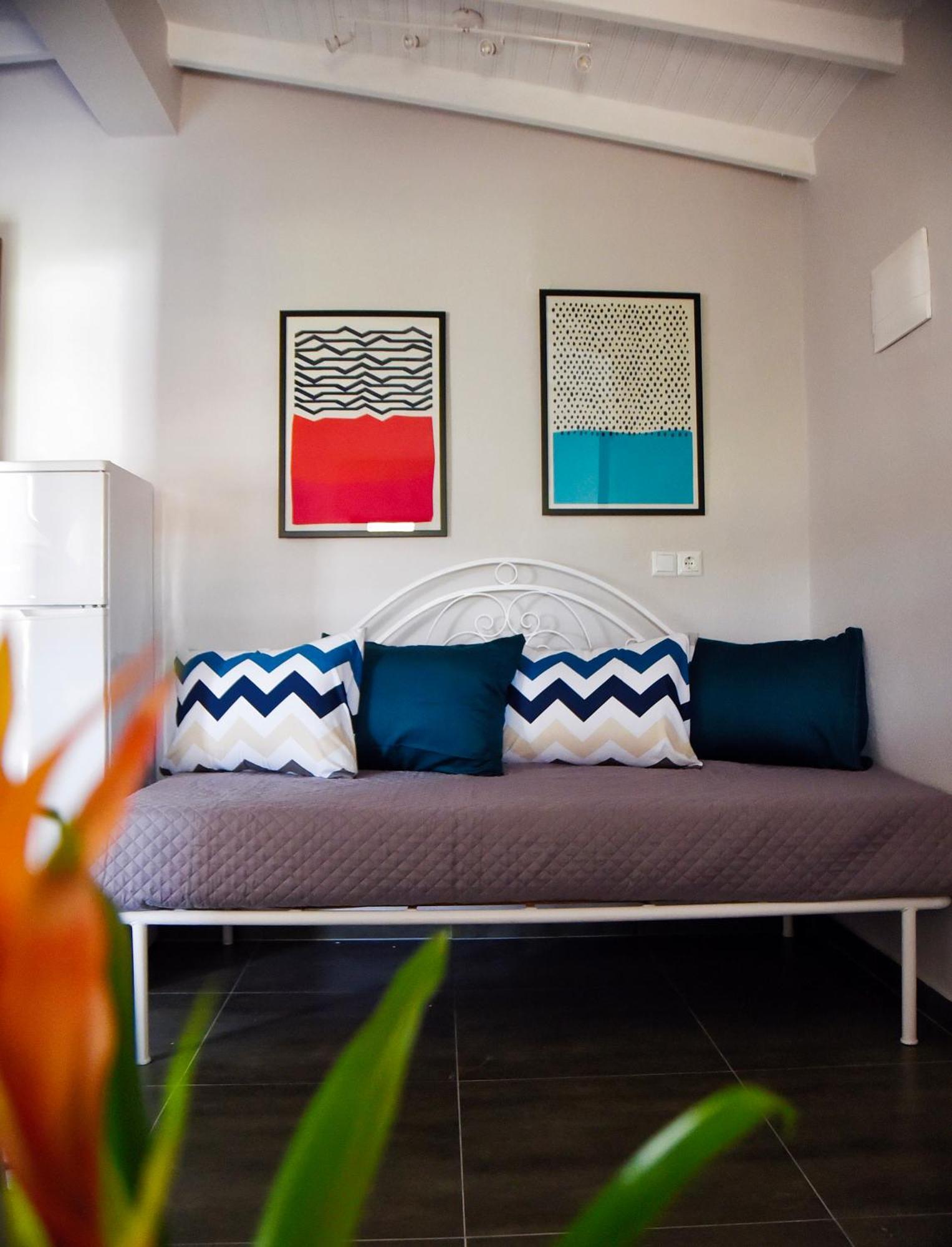 Room Nine 9 Beachfront Apartments Nea Kallikrateia Ngoại thất bức ảnh