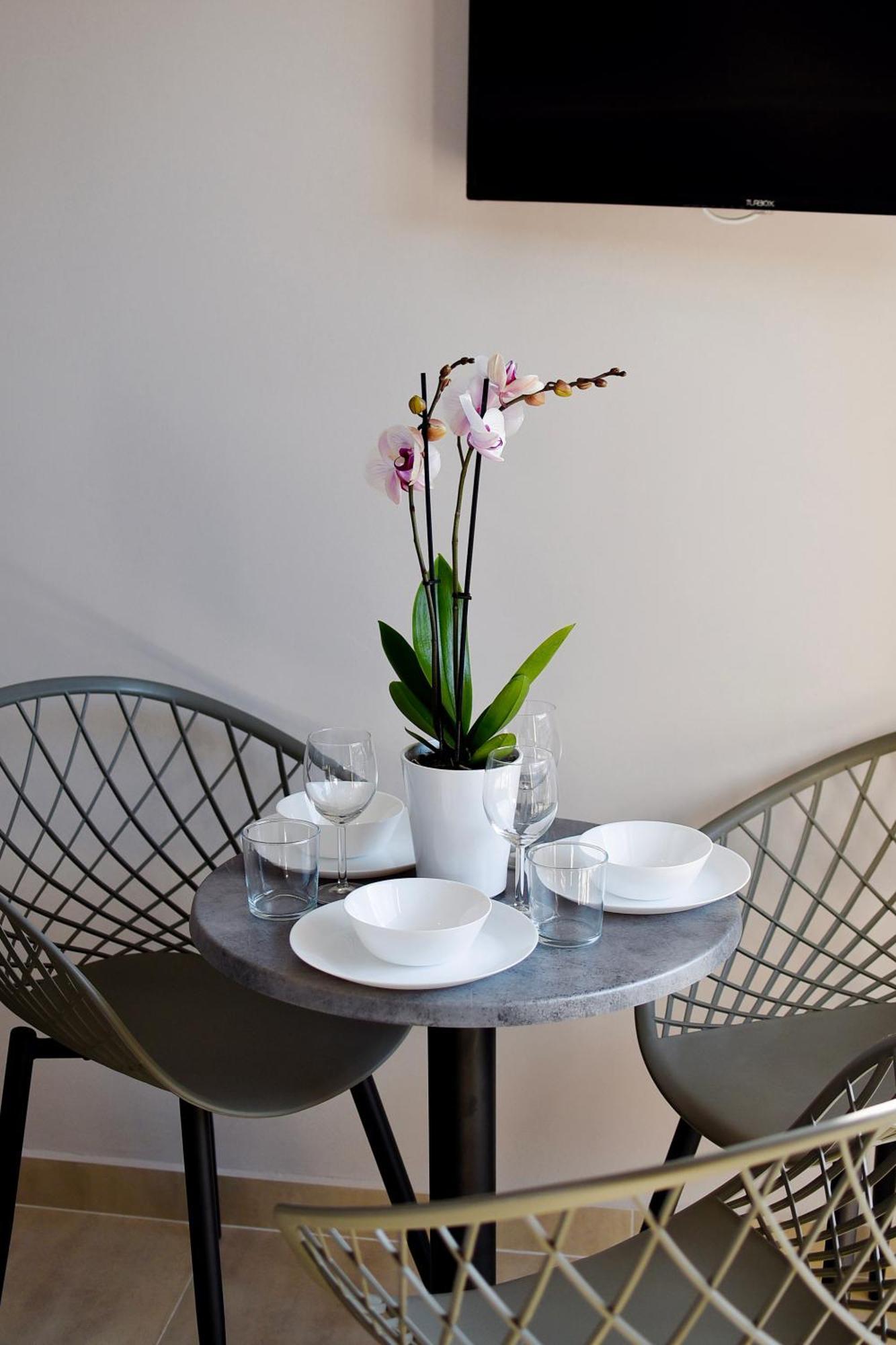 Room Nine 9 Beachfront Apartments Nea Kallikrateia Ngoại thất bức ảnh