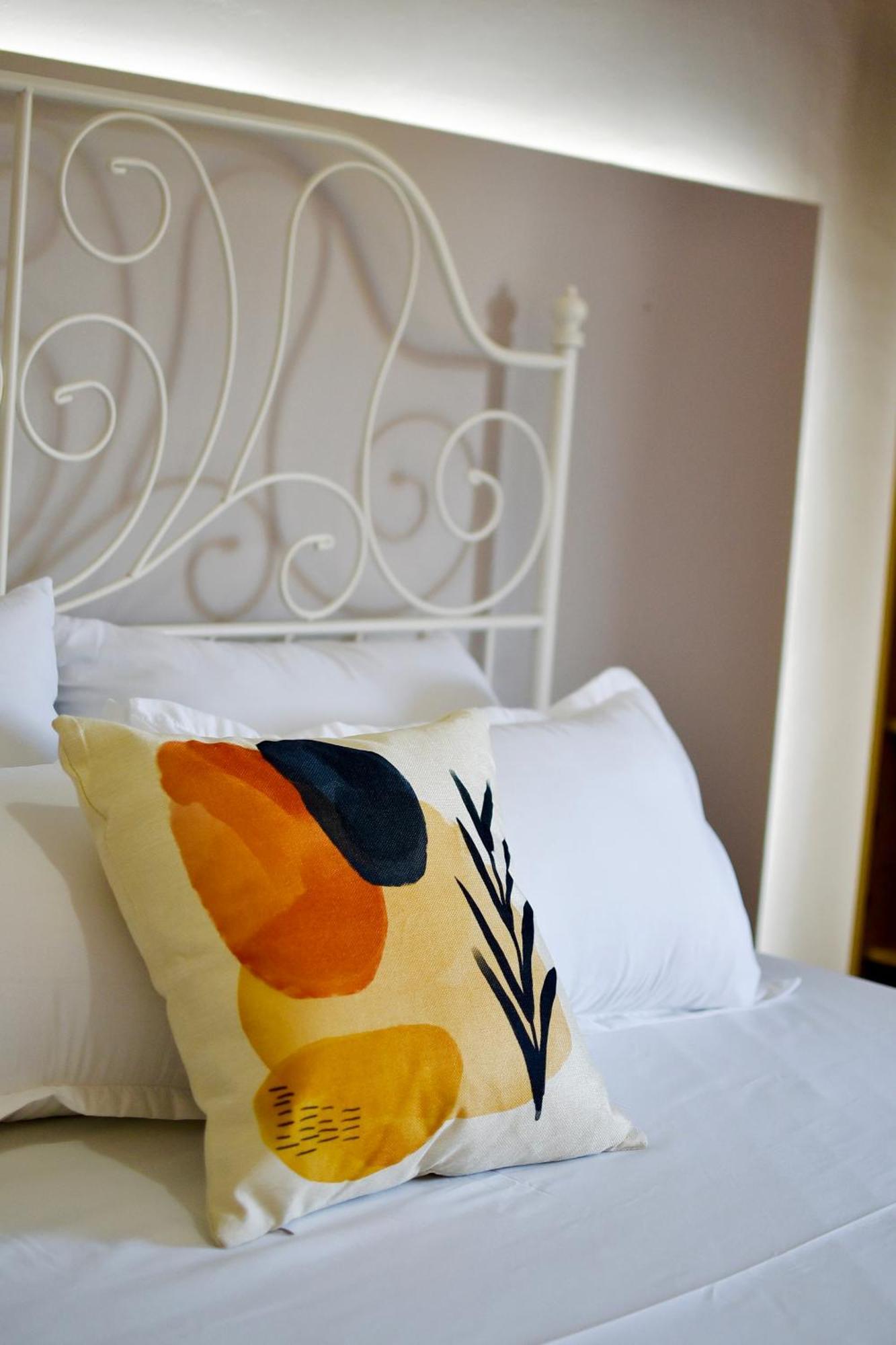 Room Nine 9 Beachfront Apartments Nea Kallikrateia Ngoại thất bức ảnh