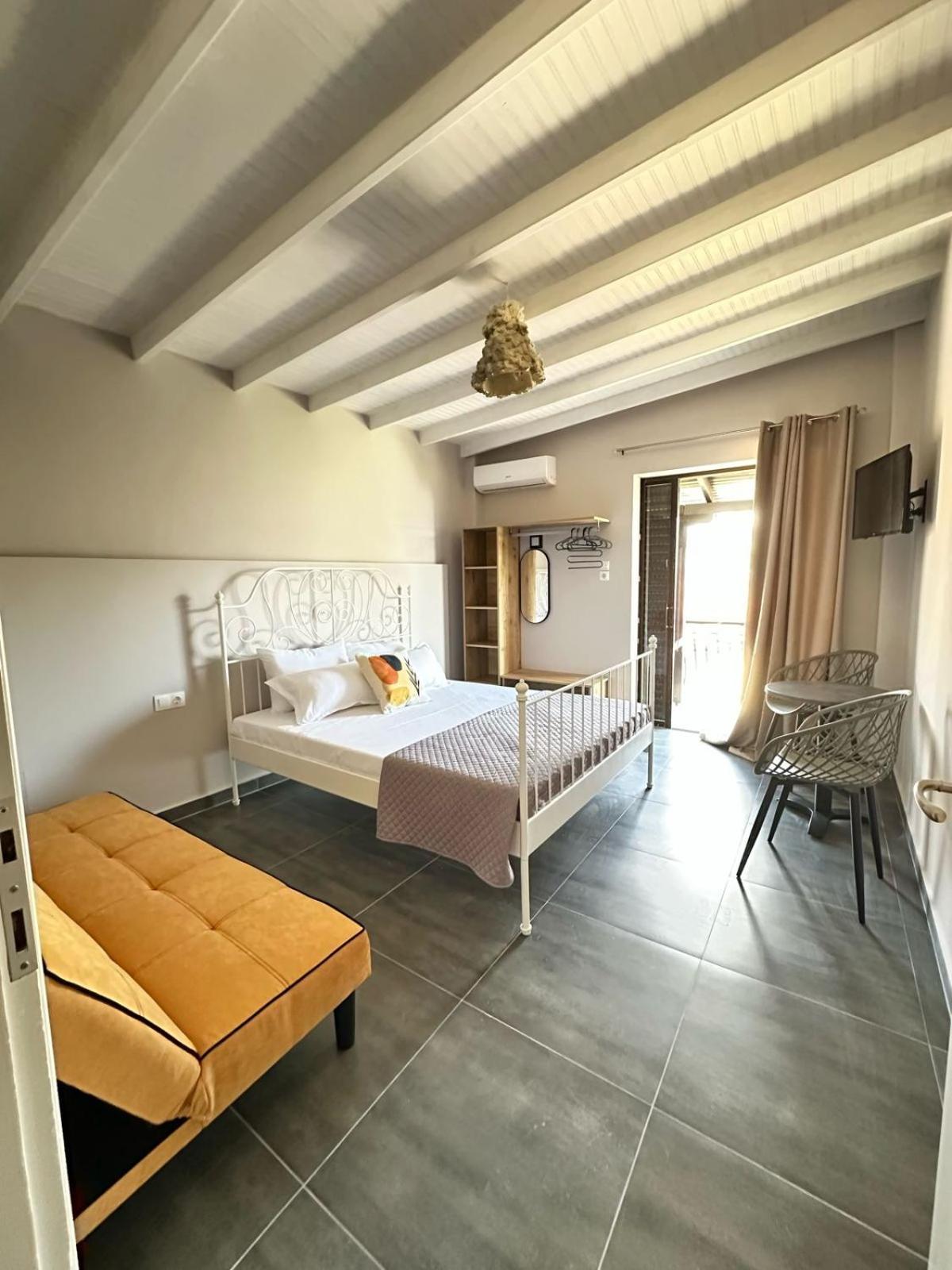 Room Nine 9 Beachfront Apartments Nea Kallikrateia Ngoại thất bức ảnh